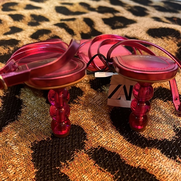 NWT Zara Pink Metallic Strappy Round Heels - Picture 8 of 9